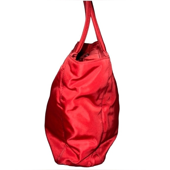 BIN046.12 Authentic Prada Italy Vintage Tessuto Red Nylon Shoulder Tote - Picture 4 of 12